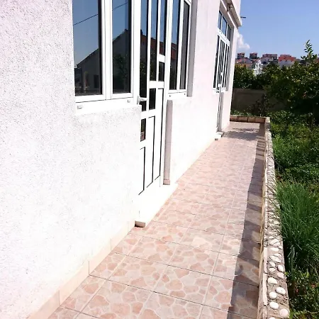 Ljubic 1 Apartman *